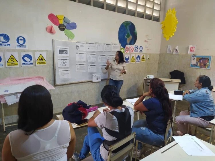 RECripto's tweet photo. #Miranda

Jornada Nacional 🇻🇪
Comunas y El Blockchain 

En el estado Miranda, en la  Comuna Agroturística La Unión se realizó una Exitosa Jornada de Formación.

¡El Blockchain llegó para quedarse! 🚀

#YoSoyREC
#EncuentroComunal https://t.co/tVNqL3rbMc