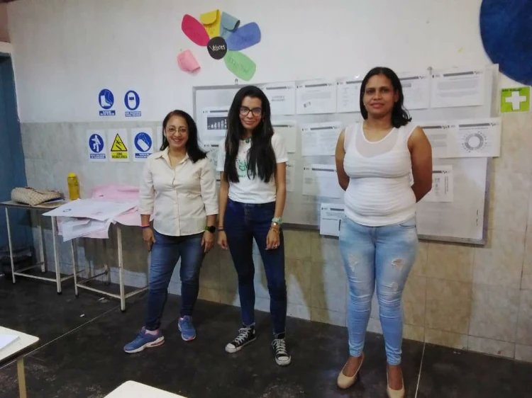 RECripto's tweet photo. #Miranda

Jornada Nacional 🇻🇪
Comunas y El Blockchain 

En el estado Miranda, en la  Comuna Agroturística La Unión se realizó una Exitosa Jornada de Formación.

¡El Blockchain llegó para quedarse! 🚀

#YoSoyREC
#EncuentroComunal https://t.co/tVNqL3rbMc