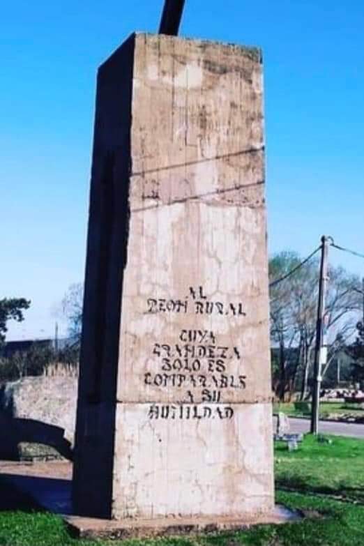 Un afectuoso saludo para todas aquellas personas que día a día hacen de nuestro País un territorio pujante y de crecimiento.
FELIZ DÍA TRABAJADORES RURALES!!!!