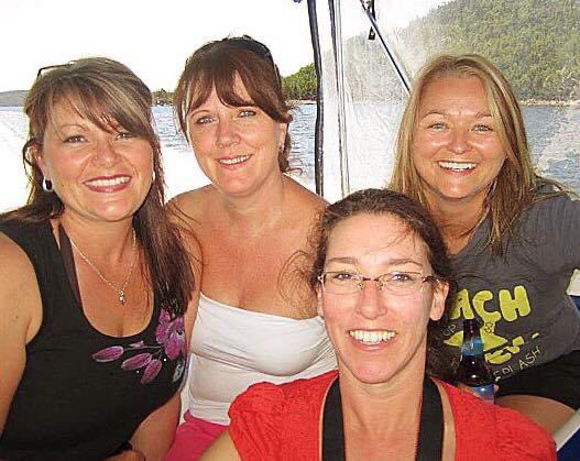 sleepycovetales's tweet photo. Show me a picture where you were completely happy and nothing else mattered but that moment.
This was the most perfect day💕 #sisterfriends #boattrip https://t.co/q9acKNL54i