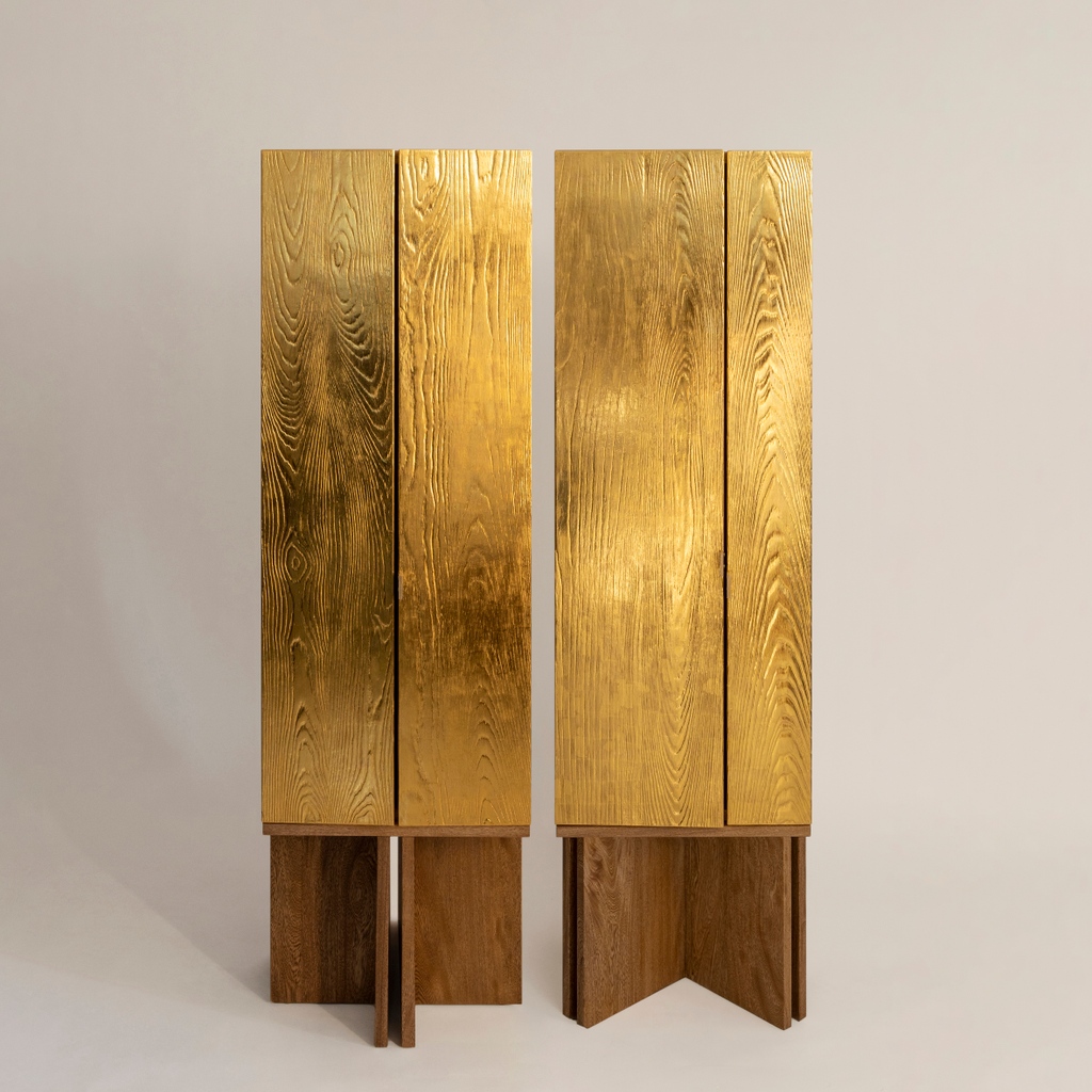 AURUM Cabinets|Edición limitada
Diseño: <a href="/karlaunmillon/">karla vazquez</a> de @kv_estudio &amp; @caterinamg de <a href="/peca_studio/">peca studio</a>
.
#mexicandesign #disenomexicano #interiordesign #interiorismo #architecture #collab #designcollaborations #cabinet #23kgold #gilded #edicionlimitada #limitededition