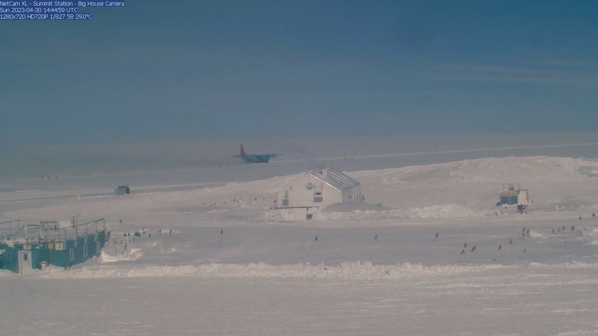 ar_etsch's tweet photo. 🇬🇱 #SummitStation #Greenland 

2023.04.29  a really very rare cloudless 🛰📸 #Sentinel2 with the runway,  looks like work on it ….

2023.04.30
and then you can land and start well again…..

Footage: @CopernicusEU @sentinel_hub &amp; 
Summit Station @NSF   https://t.co/gvZKWDyGCE https://t.co/EF1dcwNECc