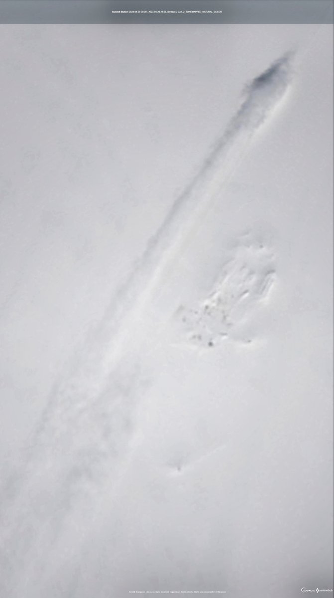 ar_etsch's tweet photo. 🇬🇱 #SummitStation #Greenland 

2023.04.29  a really very rare cloudless 🛰📸 #Sentinel2 with the runway,  looks like work on it ….

2023.04.30
and then you can land and start well again…..

Footage: @CopernicusEU @sentinel_hub &amp; 
Summit Station @NSF   https://t.co/gvZKWDyGCE https://t.co/EF1dcwNECc