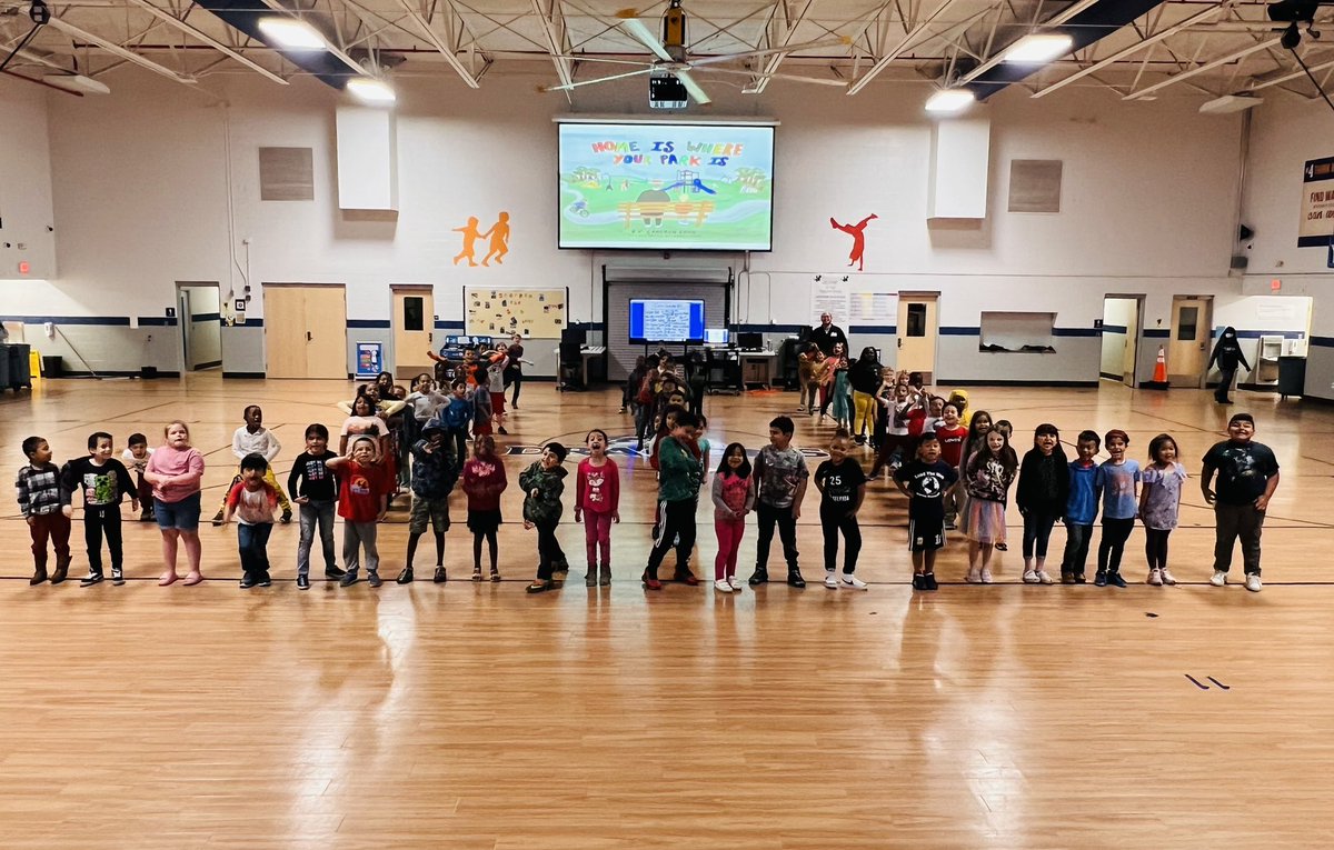 TinyTigers146's tweet photo. Shout out to @camlevis for visiting us on Friday to share his book π#DetermindedDragons #WElovetoREAD @Warren_Elem https://t.co/YZl8cdabW4