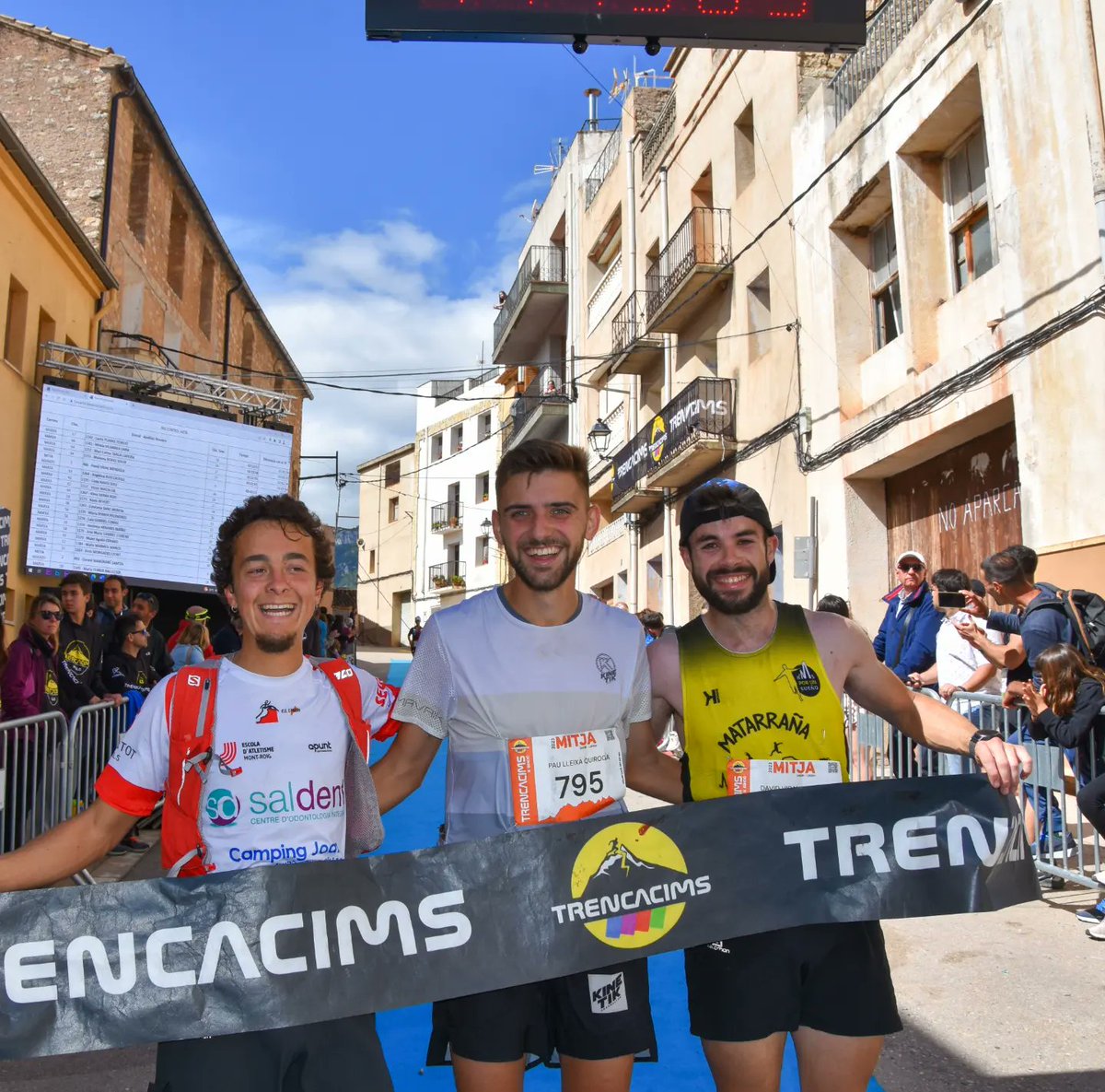 𝗣𝗢𝗗𝗜 𝗠𝗔𝗦𝗖𝗨𝗟𝗜 𝗠𝗜𝗧𝗝𝗔 𝗠𝗔𝗥𝗔𝗧𝗢

🥇Pau Lleixà 2:27
🥈Gerard Mangrané 2:34
🥉 David Vidal 2:42

Enhorabona campions 🏆

📸 @albertosusin3

 #trail #cursa #trencacims #tarragona  #TurismeDipta #TerresdelEbre