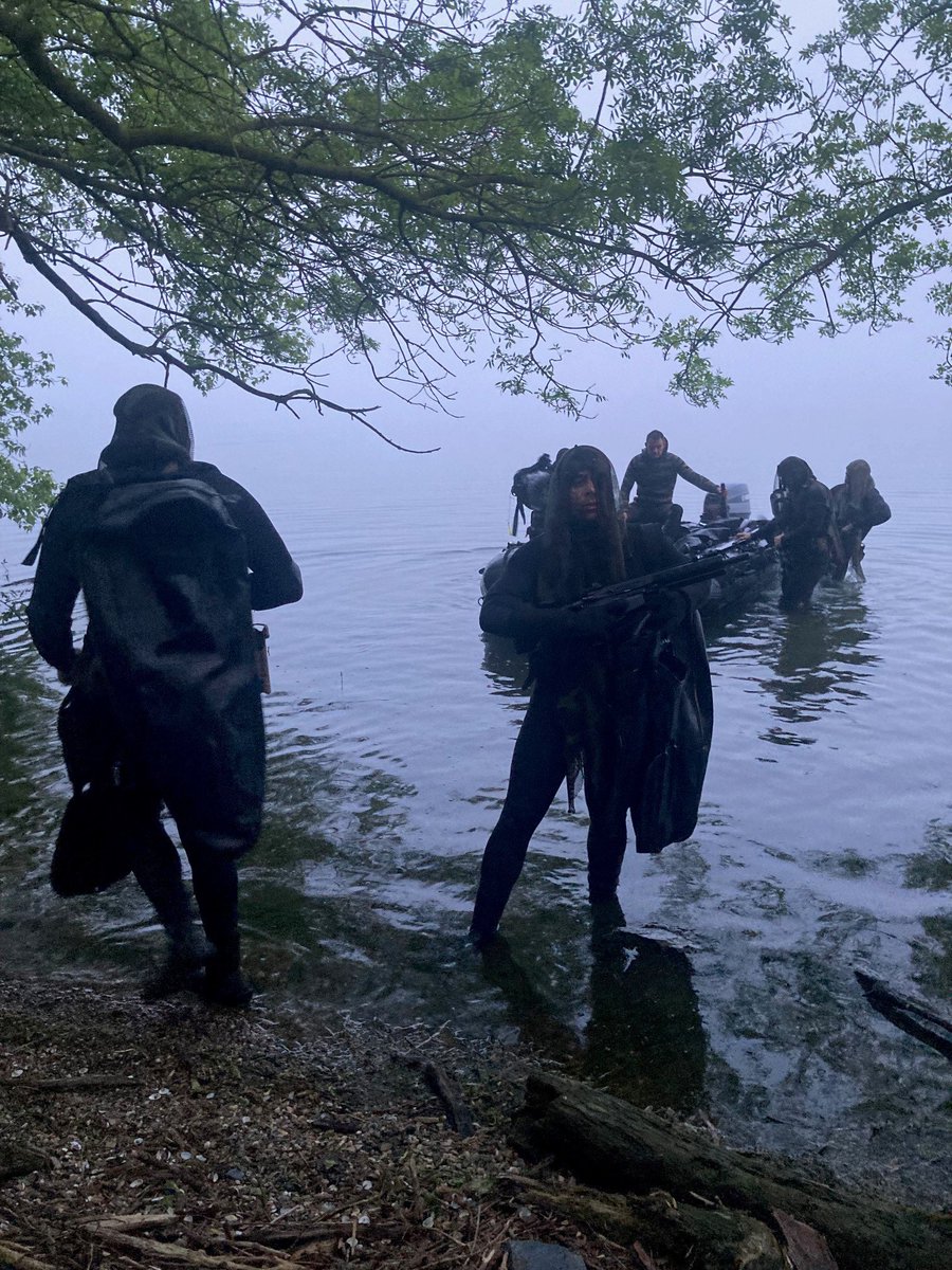 9_BIMa_AdT's tweet photo. 1er Camp Delayen fluvial : les équipiers du #GAEA de la 9 initiés cette semaine aux techniques de changement de milieu et d’infiltration fluviale des plongeurs de combat du #6_RG dans le cadre de leur montée en puissance pour #UNITAS.
#SoldatsOps #PrêtsAuCombat #DeCombat https://t.co/CZonCTEvjO