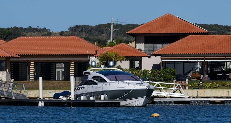 aretevendas's tweet photo. Aretê Búzios - Casas e Terrenos #buziosrj #nautica https://t.co/fuMpbnP1TX https://t.co/CzbqMl6ClK