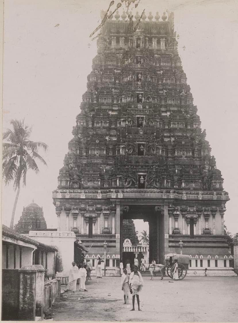 narayananh's tweet photo. Kapaleeshwarar Temple in 1921. How much that street has changed. #Chennai #Madras https://t.co/4Y3lp5QrKt
