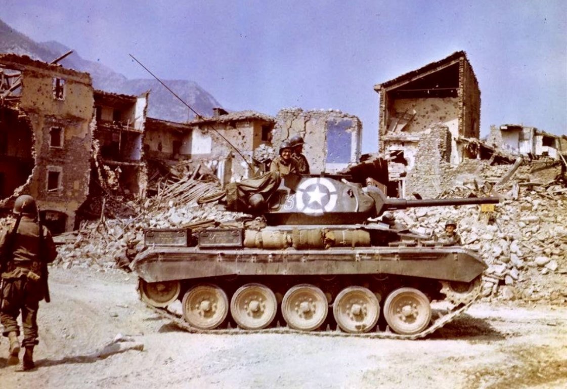 TheWorldatWar2's tweet photo. A M24 Chaffee light tank from the US 1st Armoured Division, 81st Reconnaissance Battalion - Italy 1945 
#ww2 #worldwar2 #chaffee #usarmy #italy #armoureddivision https://t.co/UCl6QuPX69