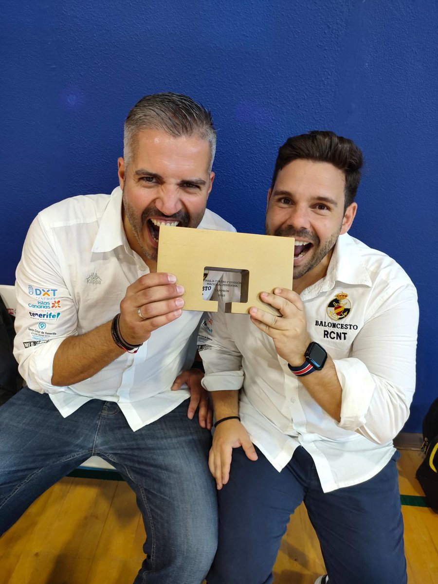 RCNT_BALONCESTO's tweet photo. 🏀🌊Gran trabajo y entrega el de @AttasatMartin e @igormartin unos auténticos cracks que han logrado que nuestro basket femenino ⛹️‍♀️⛹️‍♀️sea Campeón🥇de Canarias🇮🇨por primera vez en su historia y que confiamos en ellos 💯% para llevarnos a la élite Liga Femenina 2!!! Vamosss!🤍💙🌊🏀 https://t.co/m6fCiO4xVZ