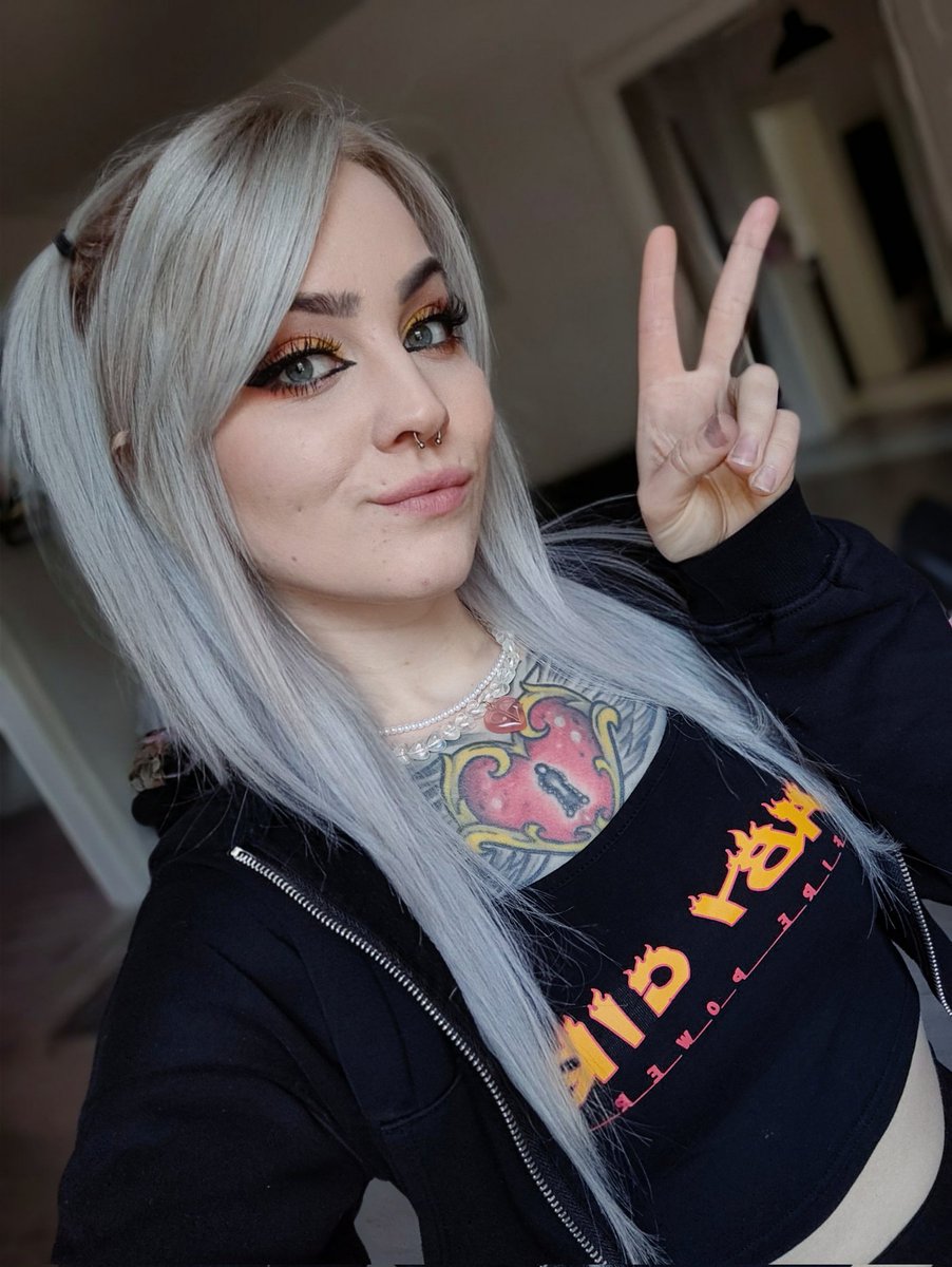 Auf geht's! Heute Tanz in den Mai mit Just Dance 2023 live auf Twitch. 🩷🥳 Kommt vorbei! <a href="/NintendoDE/">Nintendo DE</a> I Werbung #NintendoSwitch 
Twitch.tv/lostkittn