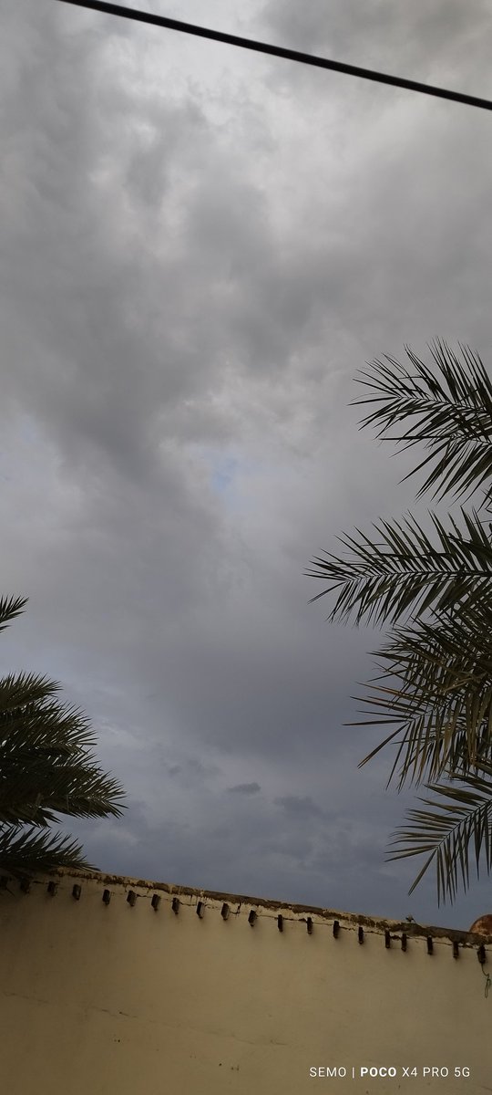 SemoEH15's tweet photo. اليوم اجواء جازاان خييااالل ⛈️⛈️⛈️⛈️⛈️
طبعاً هذا تصويري بكاميرا الجوال من دون فلتر 🥺💙 https://t.co/ERJb66CxVh