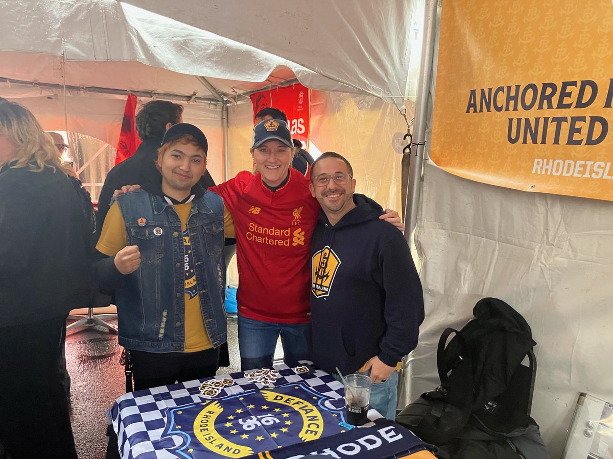 LynchSports1's tweet photo. Great day so far…met ⁦@RIDefiance1636⁩ leadership (Ervin &amp; Kevin), LFC winning (knock on wood) &amp; discovered great pub ⁦@MurphysPVD⁩ to frequent. Let’s go ⁦@RhodeIslandFC⁩! https://t.co/RSFXPF4uHw