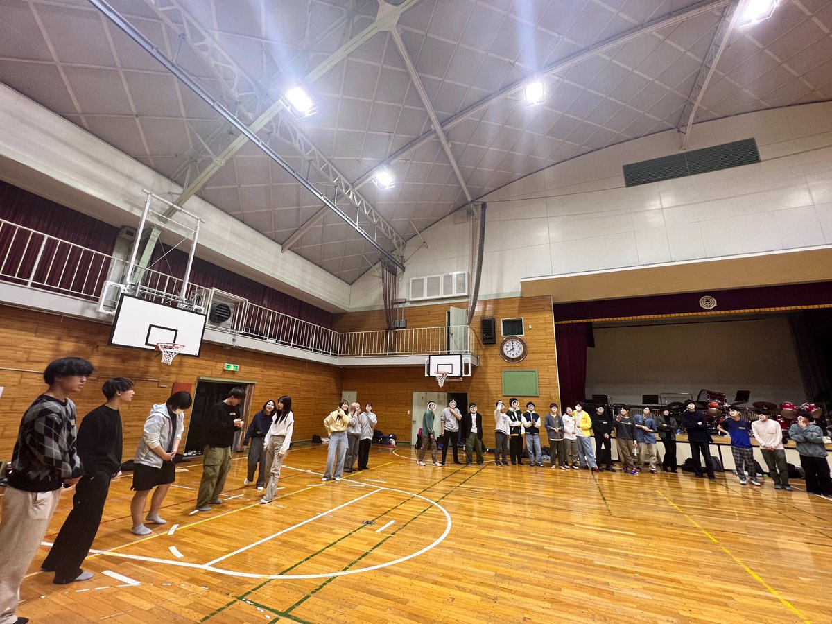 round_seikei's tweet photo. 4/26は第2回目の新歓でした🏸✨

第1回よりもたくさんの子が遊びに来てくれました😳❕
バドで汗流したり、休憩中には先輩たちに囲まれてお話してたり、ほのぼのする様子が見れて嬉しかったです☺️⸝⸝

次回は5/12です⋆͛📣
参加希望の方は新歓用のLINEグループに招待するので、DMくださいね( ¨̮ ) https://t.co/et8AtZ3kOY