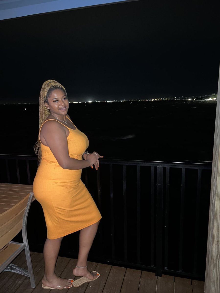 TooWild2Control's tweet image. Being genuinely me is a different type of flex.