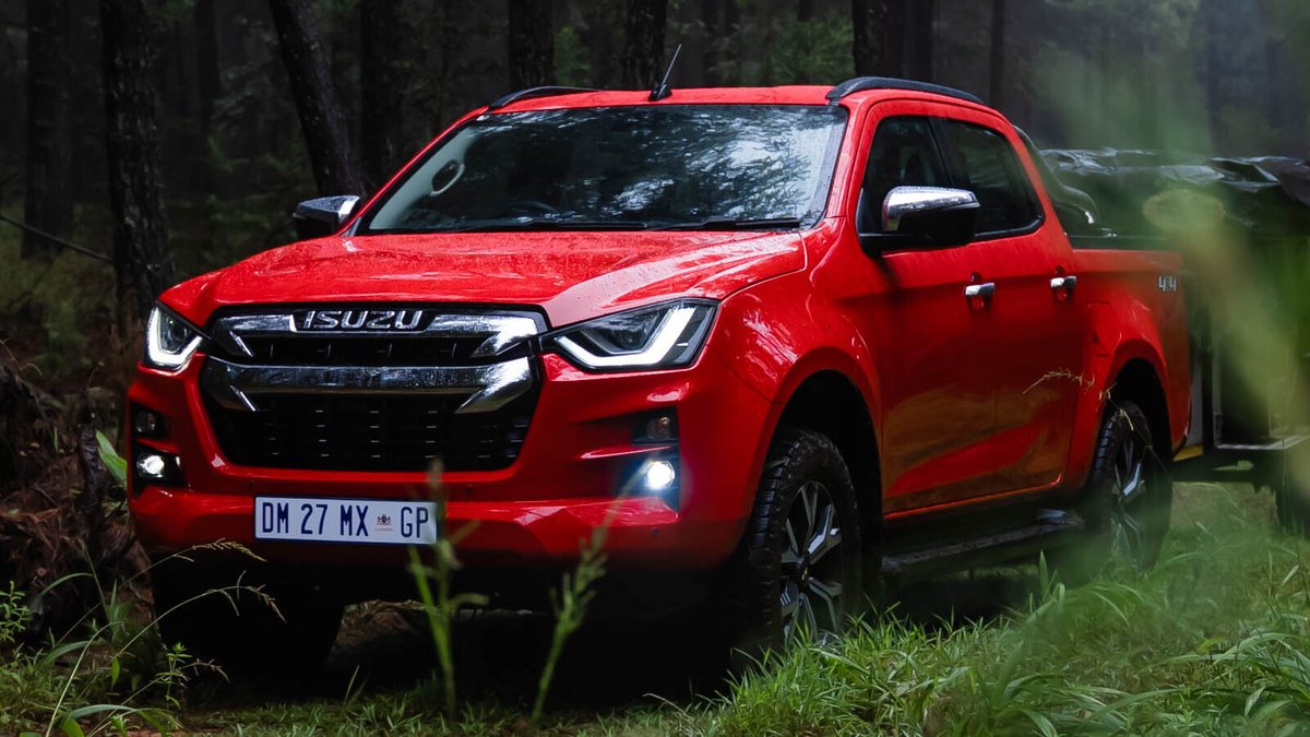 isuzusa's tweet photo. The road to victory was not easy, but the #UltimateBraaiMaster S8 champs went above &amp; beyond.  

Congrats to "The Village Cooks" on winning the UBM title and incredible prizes! Enjoy the next year discovering new destinations in the ISUZU D-MAX LSE bakkies. #BoldBeyondTheBackyard https://t.co/lji4trgFQP