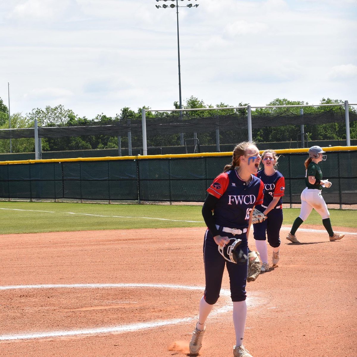 So grateful to everyone who made this win possible: my coaches, parents, and teammates. Thank you to everyone who came out to support the games, and thank you to God for giving us the strength to finish this season strong! ✝️🤍
<a href="/KatieBruce2024/">Katie Bruce</a> <a href="/Fwcd_Softball/">FWCD Softball</a> <a href="/TexasGloryFTW/">16u Texas Glory (FTW)</a>