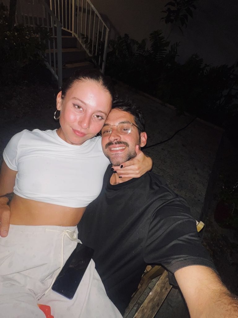 Lulaerpen's tweet photo. pov te enamoras a 10 mil km de tu casa ❤️ https://t.co/Q3aOf9tnCV