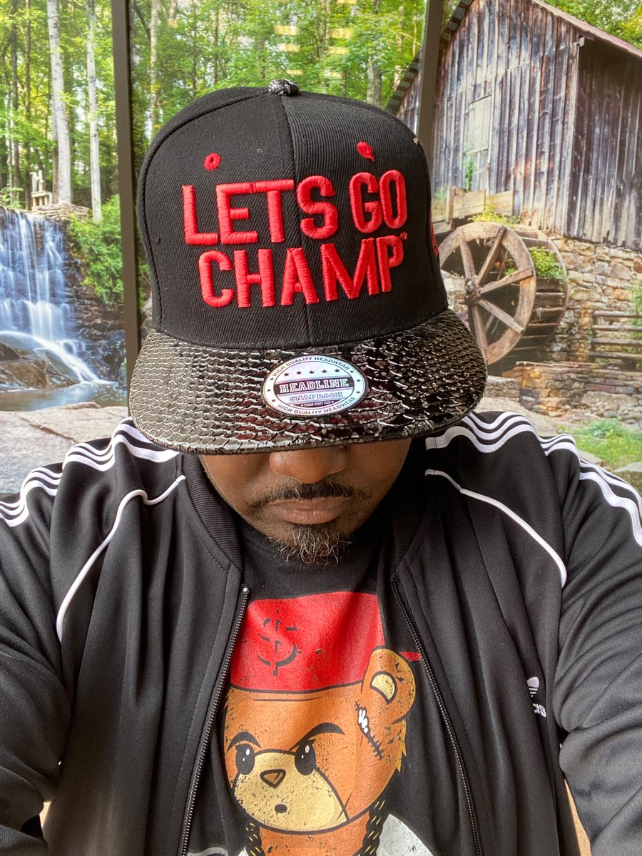 losferrari's tweet image. Happy Sunday #LetsGoChamp 🥊