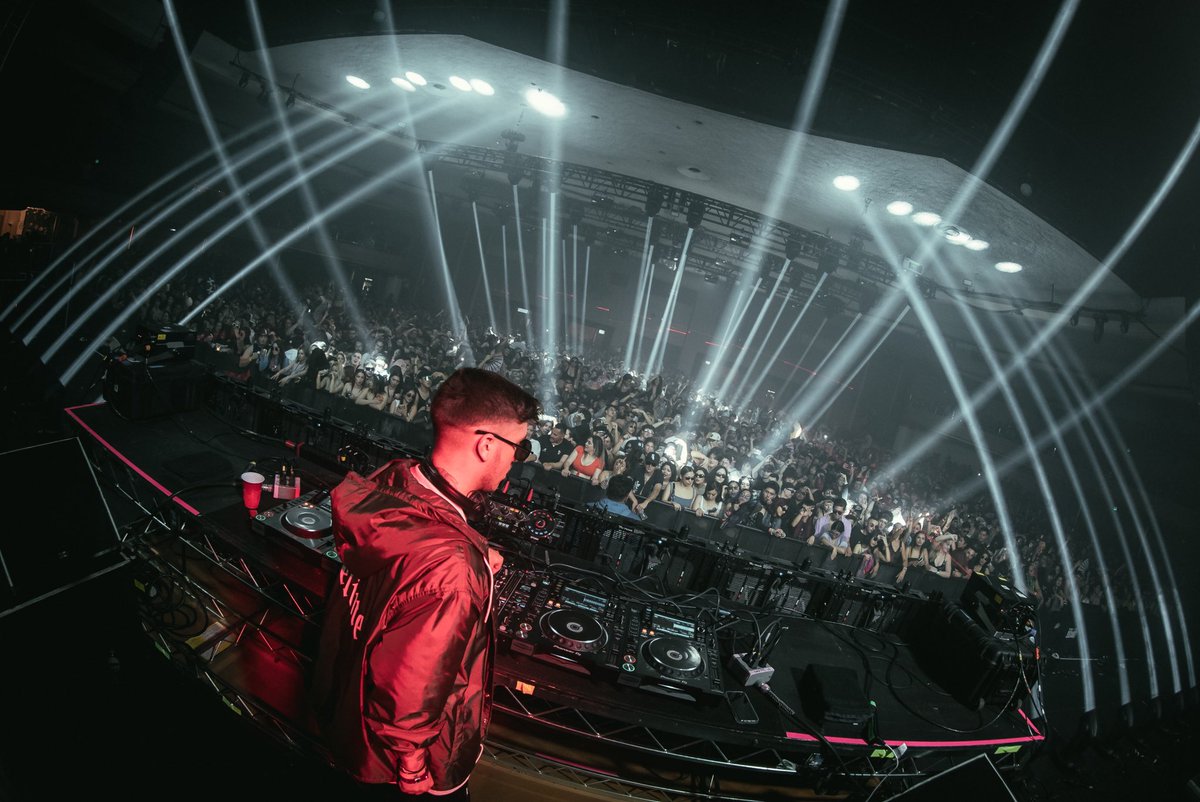 matrodamusic's tweet photo. No words to describe how crazy Palladium was 🏆

Thank you all for bringing that energy 🌹

LOS ANGELES 🖤 https://t.co/fyLoYKa33n