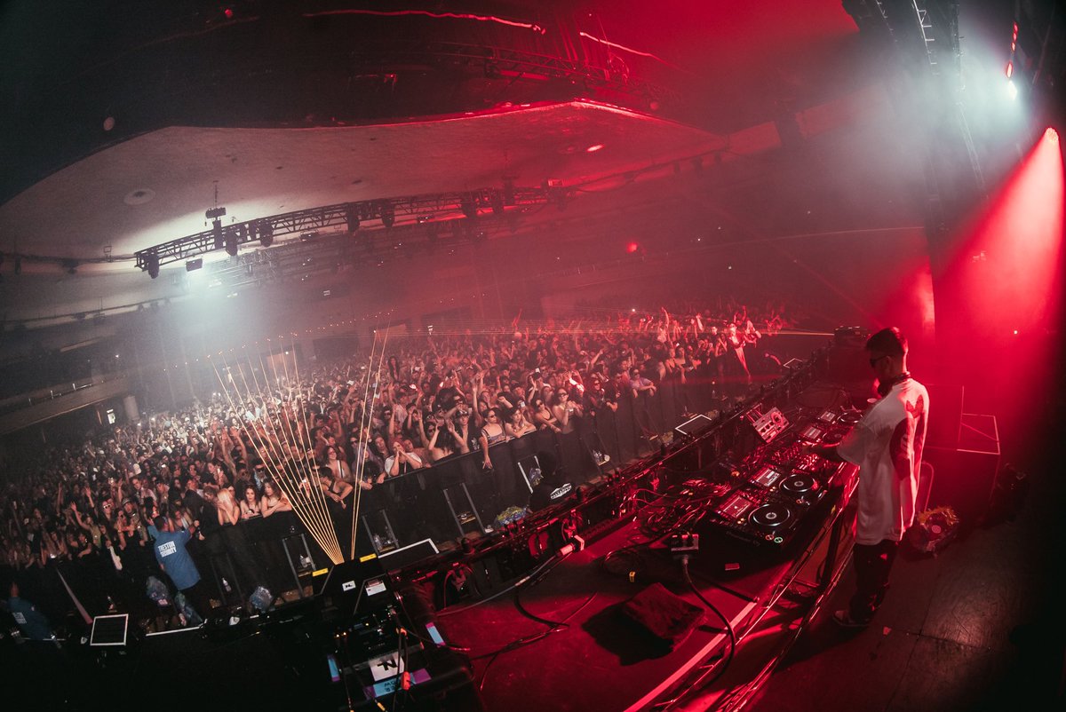 matrodamusic's tweet photo. No words to describe how crazy Palladium was 🏆

Thank you all for bringing that energy 🌹

LOS ANGELES 🖤 https://t.co/fyLoYKa33n