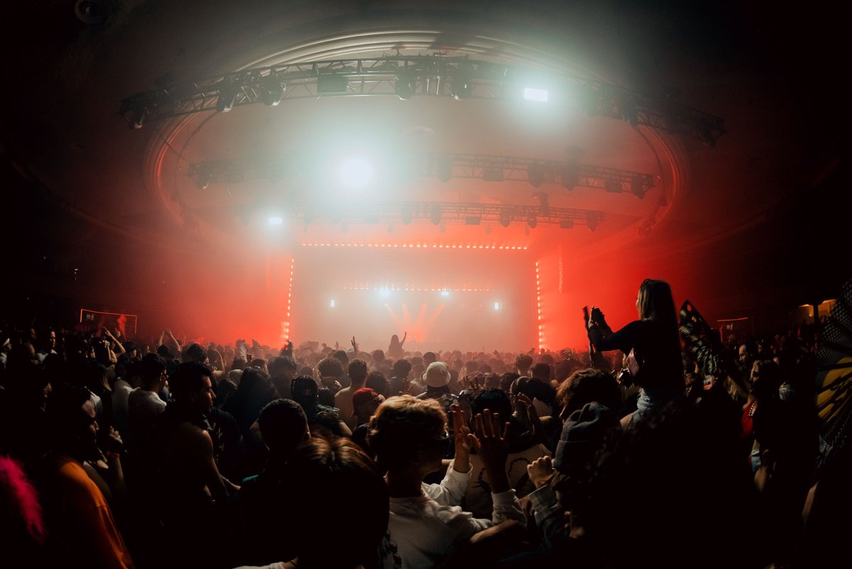 matrodamusic's tweet photo. No words to describe how crazy Palladium was 🏆

Thank you all for bringing that energy 🌹

LOS ANGELES 🖤 https://t.co/fyLoYKa33n