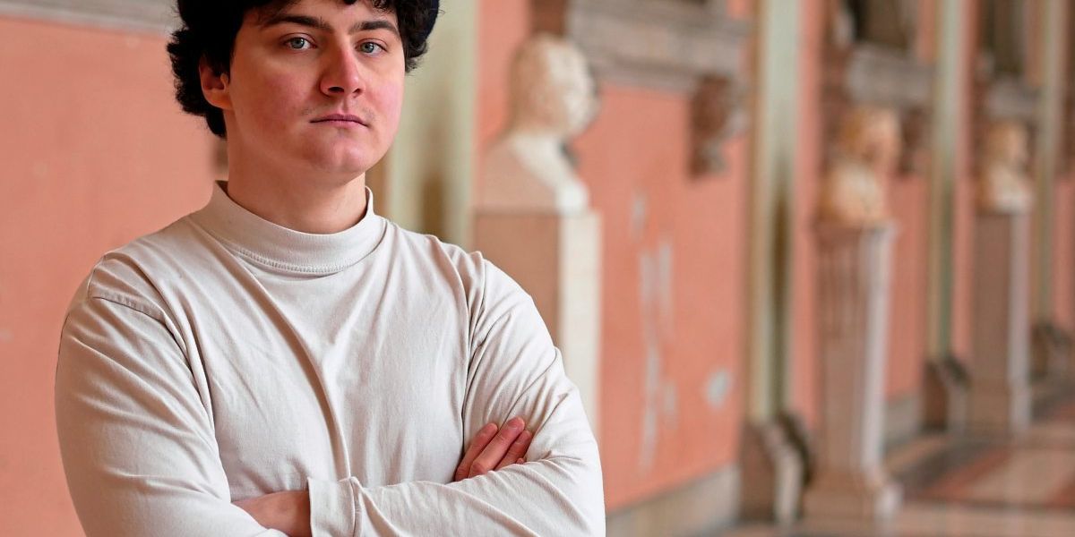 Der kommunistische Kandidat Lukas Pflanzer fordert eine ÖH, die niemand als Sprungbrett in die Parteipolitik nutzt. Um die Unis zu finanzieren, will er Krisengewinner enteignen. derstandard.at/story/20001458…