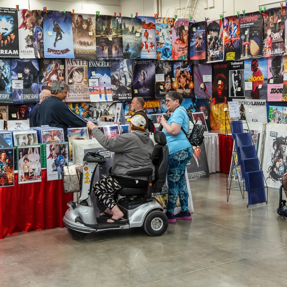 Calgaryexpo's tweet photo. Don’t miss out on all the fandom finds at CALGARY EXPO! It’s the last day but there is still time to shop these amazing local vendors. 🛒
#CALGARYEXPO #CALGARYEXPO2023 #CE23 #YYC #YYCEvents #Calgary #CALGARYEVENTS #shopping #fandomfinds https://t.co/UGM8dx8WTU