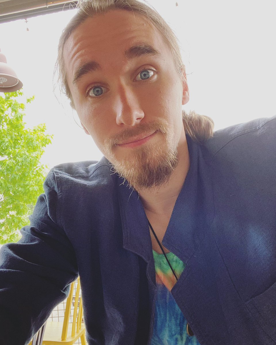 In #nashville 🙂 Who’s coming out to the show at <a href="/CityWineryNSH/">CityWineryNSH</a> tomorrow? 😃 #touring #artist