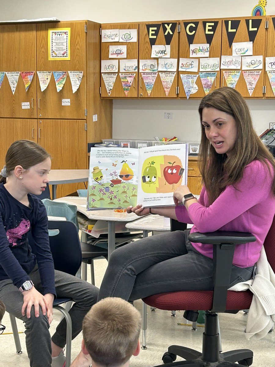 ScennaRebecca's tweet photo. Thank you Mrs. Bruno for sharing 'The Sour Grape' by Jory John and Pete Oswald. This book has a wonderful message about sharing your feelings instead of bottling them up and holding grudges! @MrsWyland_HHS @LPS_Fennessy @CPerrySTEM @superkvogel https://t.co/x4M9OhMEt1