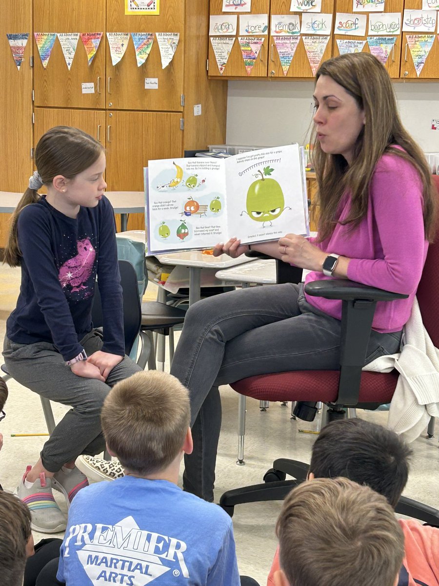 ScennaRebecca's tweet photo. Thank you Mrs. Bruno for sharing 'The Sour Grape' by Jory John and Pete Oswald. This book has a wonderful message about sharing your feelings instead of bottling them up and holding grudges! @MrsWyland_HHS @LPS_Fennessy @CPerrySTEM @superkvogel https://t.co/x4M9OhMEt1