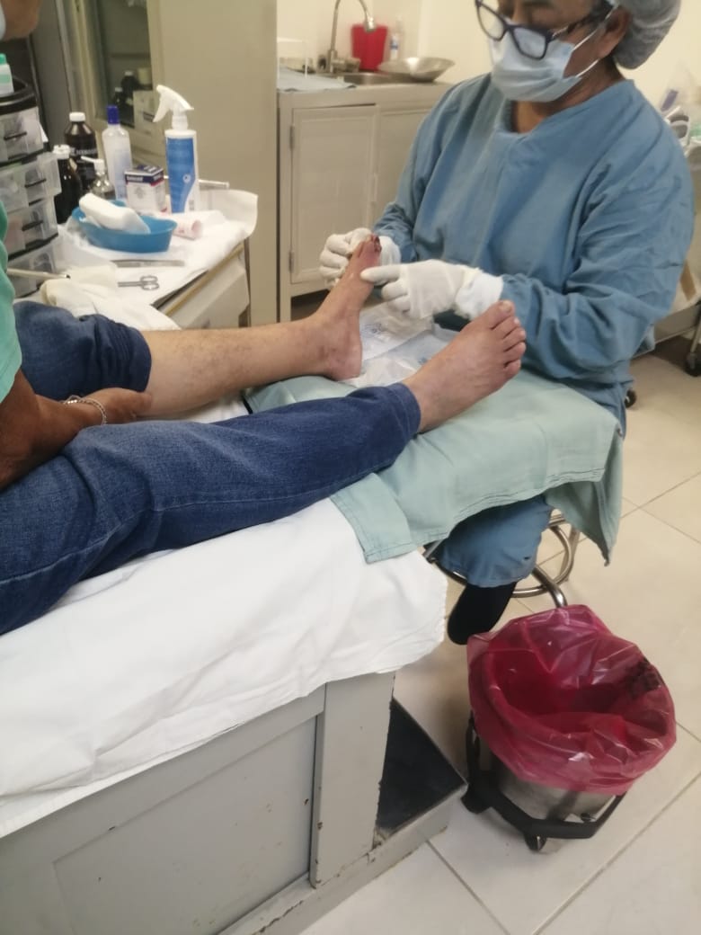 JesusDanielBD's tweet photo. @RicardoBSalinas
Ella es María Irma López Alejandro de 65 años de Villahermosa por 35 años a pagado en @BancoAzteca diversas prestaciones economicas  sin adeudos atrasados, Hoy a causa de la diabetes se le complicó una herida en el pie izquierdo que le han
 impedido trabajar... https://t.co/bhZhNdEOTk