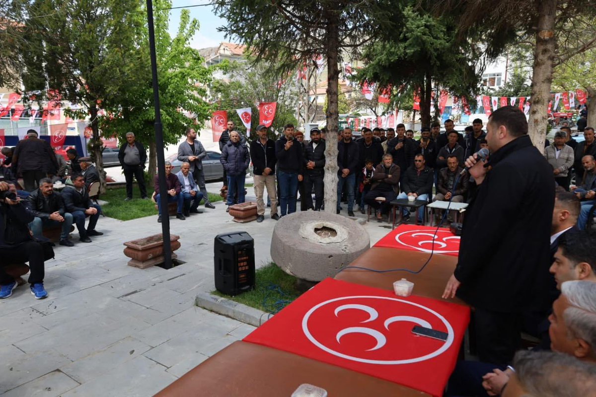 yunus_ozer_38's tweet photo. 📍GAZİ

Bugün Gazi Mahallemizin bir birinden Kıymetli sakinlerini, Genel Başkan yardımcımız Sn. İsmail ÖZDEMİR Milletvekilimiz Sn. Baki ERSOY ve Milletvekili adaylarımız ile birlikte ziyaret ettik. https://t.co/gs9ZisfXLt