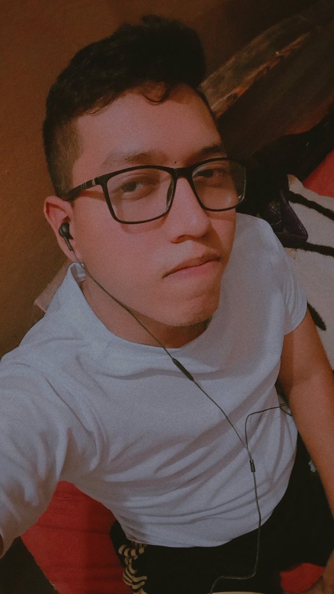 thechristblind's tweet photo. Con 100 cosas encima pero ya es normal https://t.co/Ru87EqHCjr