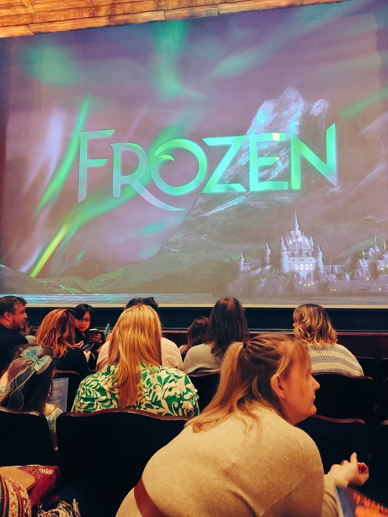 Brilliant trip to London with my first born princess to see @frozenlondon. Thank you for a magical show 👏👏👏💙
