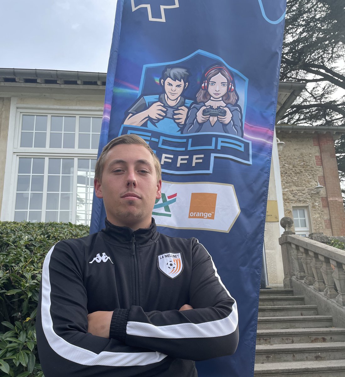 TOP 2 🥈de l’eCup FFF 2023 
Un plaisir une nouvelle fois cet événement dans des lieux mythiques
Gros GG <a href="/polo_gasy/">Polo Gasy</a> 
Je remercie la <a href="/FFF/">FFF</a> <a href="/efootdefrance/">Equipe de France eFoot ⭐️⭐️</a> pour le programme et le week-end 
Grand merci à <a href="/GuiGuiBroBro/">The Pike 🚦</a> également 
A l’année prochaine j’espère.. 🇫🇷