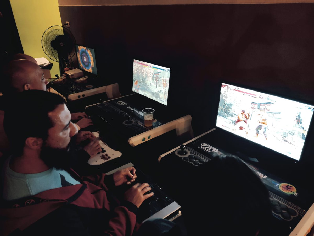 TRTChamp's tweet photo. Estamos extremamente felizes com o resultado do torneio de Street Fighter 6 que ocorreu em parceria a @roxxenergy!Obrigado a todos que participaram e a todos que acompanharam, estamos ansiosos para mais torneios de sucesso como esse. 

🏆 @trt_zero
🥈Glnn
🥉 Picollo 

#fgc #sf6 https://t.co/3p0HC0zgWa