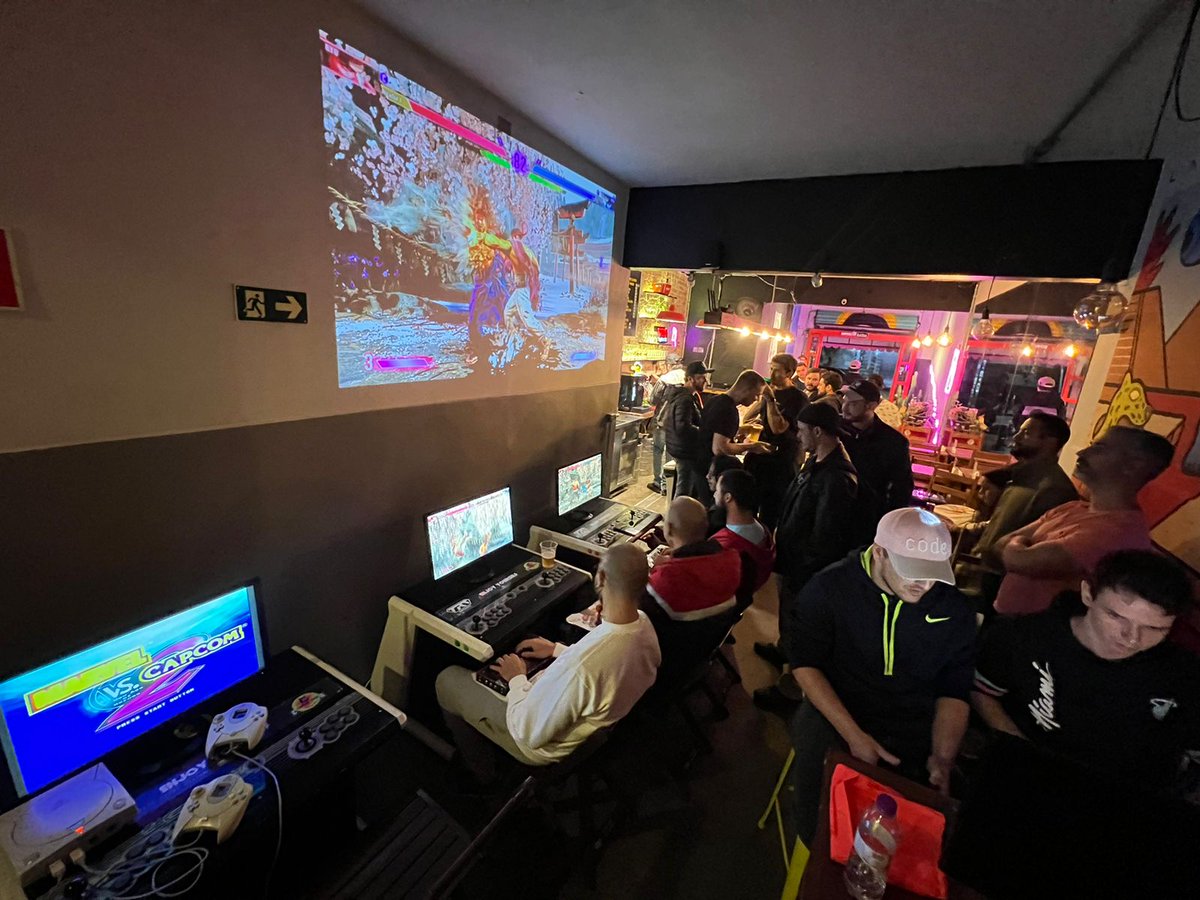 TRTChamp's tweet photo. Estamos extremamente felizes com o resultado do torneio de Street Fighter 6 que ocorreu em parceria a @roxxenergy!Obrigado a todos que participaram e a todos que acompanharam, estamos ansiosos para mais torneios de sucesso como esse. 

🏆 @trt_zero
🥈Glnn
🥉 Picollo 

#fgc #sf6 https://t.co/3p0HC0zgWa