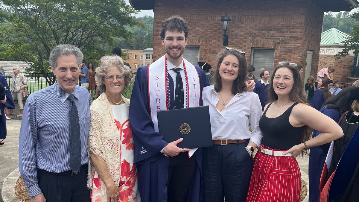 Proud of these guys 🎓 

#BuckyBall | #AllForSAMford