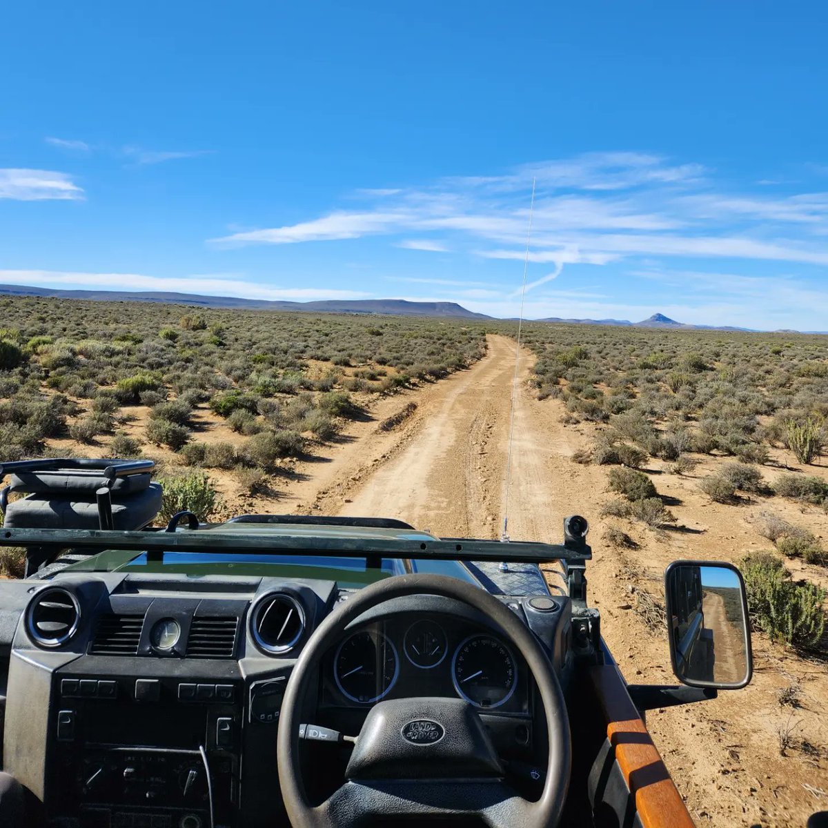 5starstories's tweet photo. Out on a nature drive at Rogge Cloof - having fun exploring the vast the Karoo, learning about the interesting fauna and flora of the area, and creating fantastic family memories.

Thanks @CapeCR for a fab stay!

#capecountryroutes #roggecloof https://t.co/CaCxf66UTW