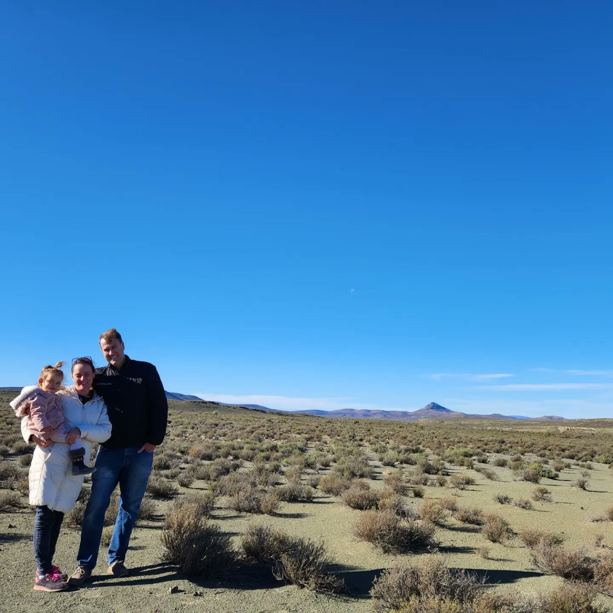 5starstories's tweet photo. Out on a nature drive at Rogge Cloof - having fun exploring the vast the Karoo, learning about the interesting fauna and flora of the area, and creating fantastic family memories.

Thanks @CapeCR for a fab stay!

#capecountryroutes #roggecloof https://t.co/CaCxf66UTW