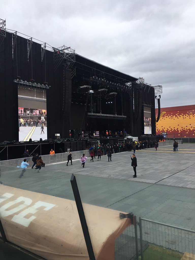 CrissAxis's tweet image. Ya instalados para cubrir un full day of #MastersOfRock @rockaxisoficial 🇨🇱🔥🤘