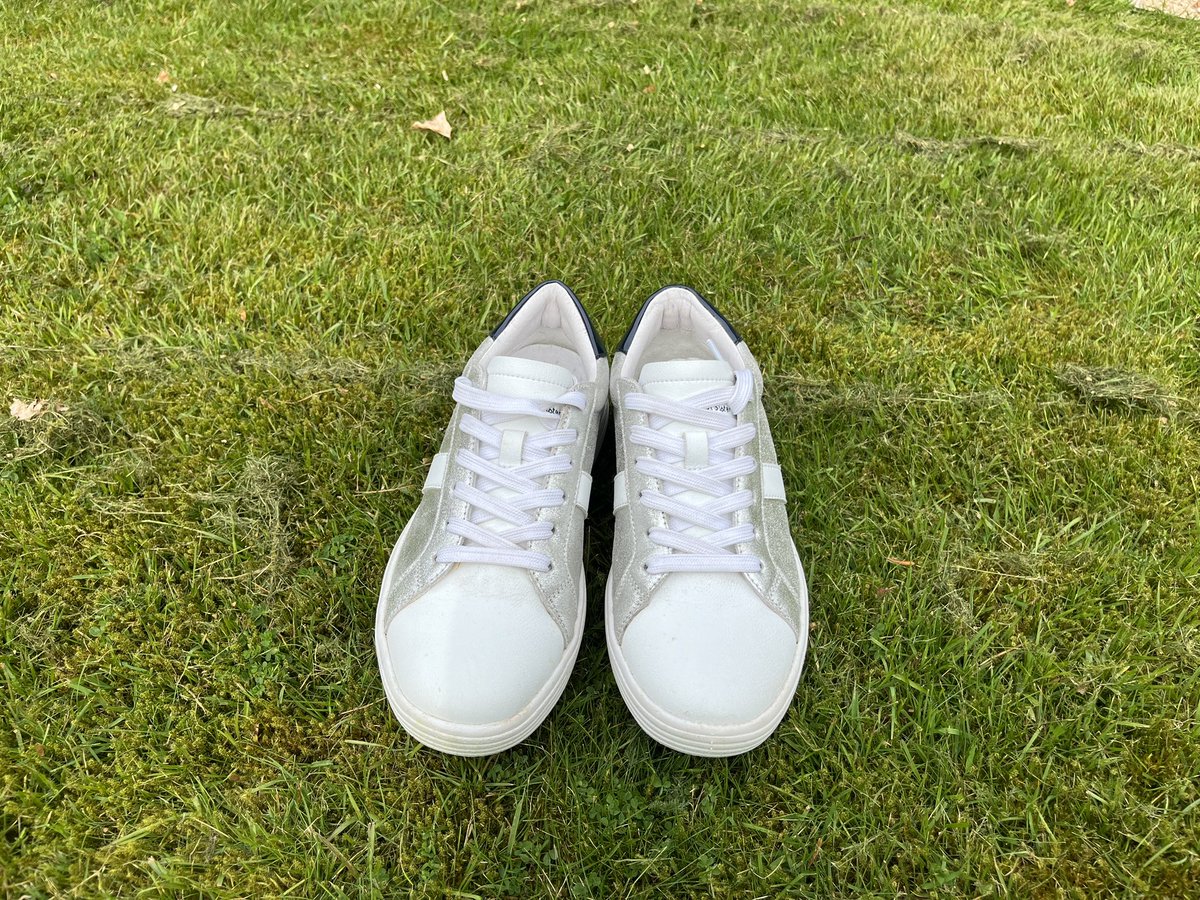 sosladiesgolf's tweet photo. So excited to get these bad boys out on the course today. Really comfortable for my first 18 holes in 😎this season. Meet our ‘sole sisters’ Leather upper,  built in cleats and removable inner sole for orthotics. Designed for golf. Styled for life! #raise our game #womansgolf https://t.co/hrAFLg51rl