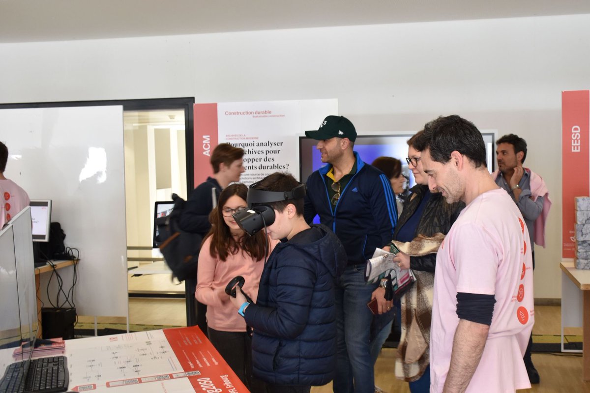 smartlivinglab's tweet image. CONSTRUCTION DURABLE | Former les ingénieur·es et architectes de demain pour limiter l&apos;impact environnemental du #bâti? Une mission que le #SmartLivingLab a  accomplie ce week-end aux #PortesOuvertesEPFL, en présentant ses activités aux jeunes générations. smartlivinglab.ch/fr/portes-ouve…