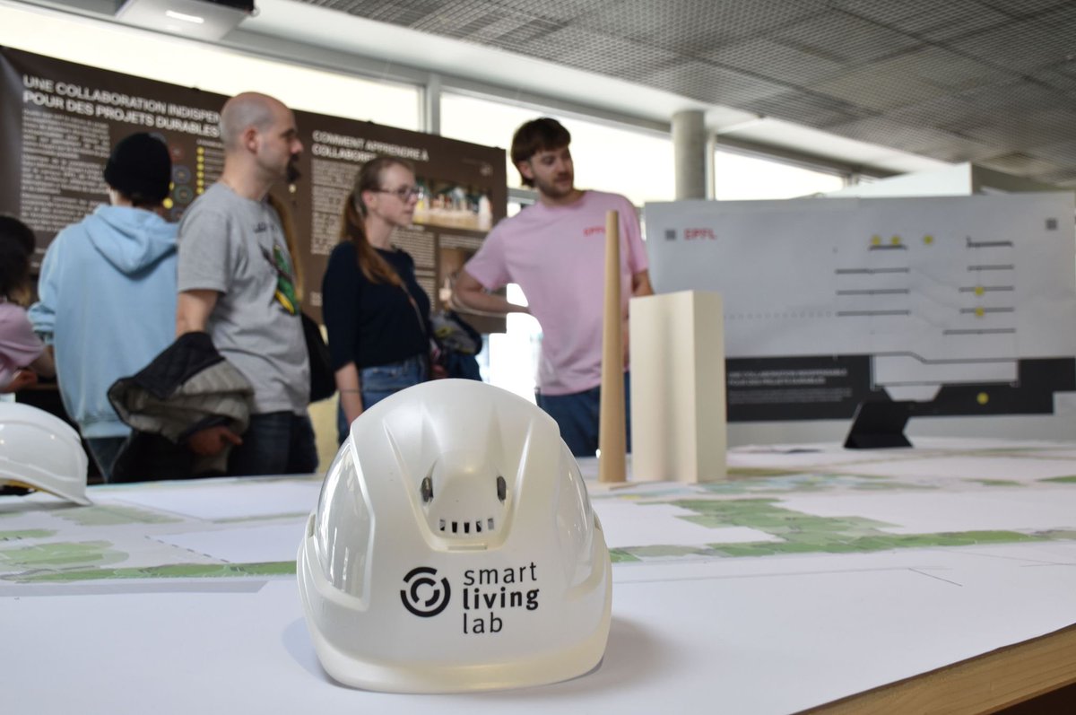 smartlivinglab's tweet image. CONSTRUCTION DURABLE | Former les ingénieur·es et architectes de demain pour limiter l&apos;impact environnemental du #bâti? Une mission que le #SmartLivingLab a  accomplie ce week-end aux #PortesOuvertesEPFL, en présentant ses activités aux jeunes générations. smartlivinglab.ch/fr/portes-ouve…