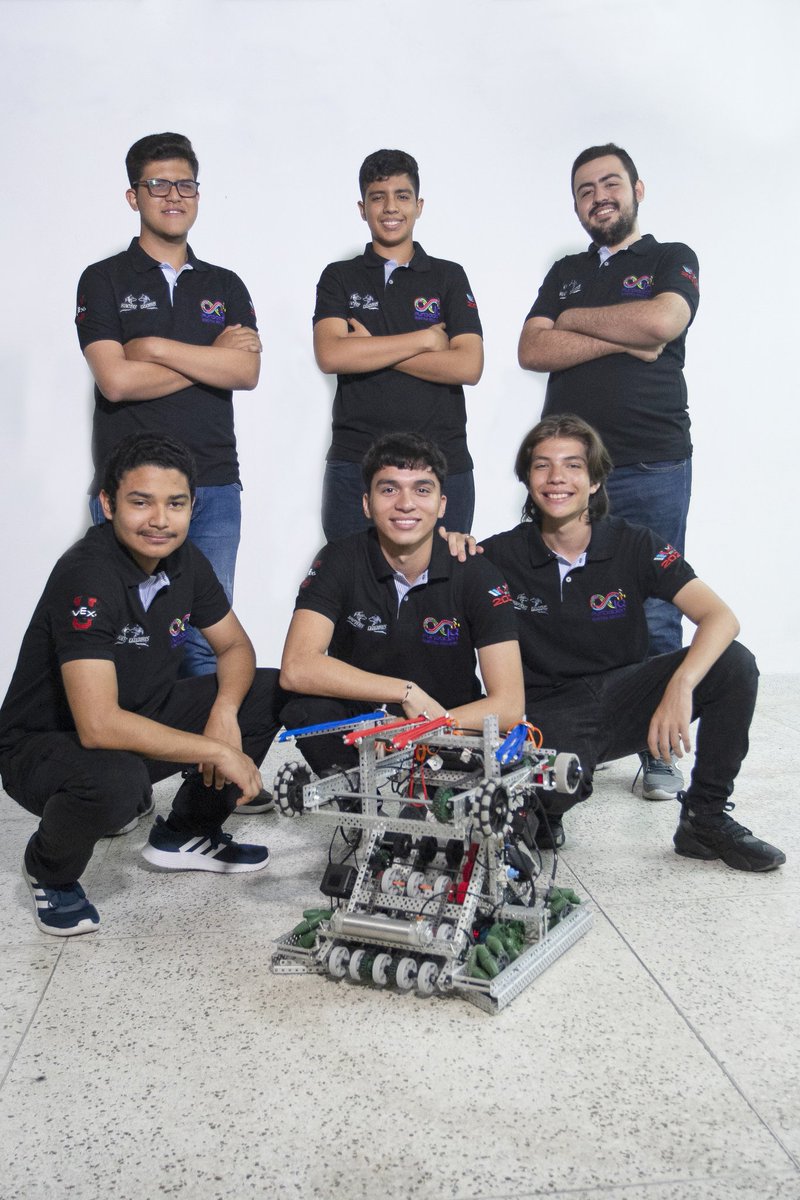 FundacionIQ's tweet photo. Este es nuestro Team: Sergio, Juan Camilo, Gustavo, Miguel, Leandro,  Adrián y Jhon. Gran parte de nuestro equipo vivió este sueño desde Barranquilla. La no obtención de la #Visa fue un impedimento para viajar a Dallas. La victoria es de todo nuestro Team. #VEXWorlds #DesignAward https://t.co/ZWWNjnaopC