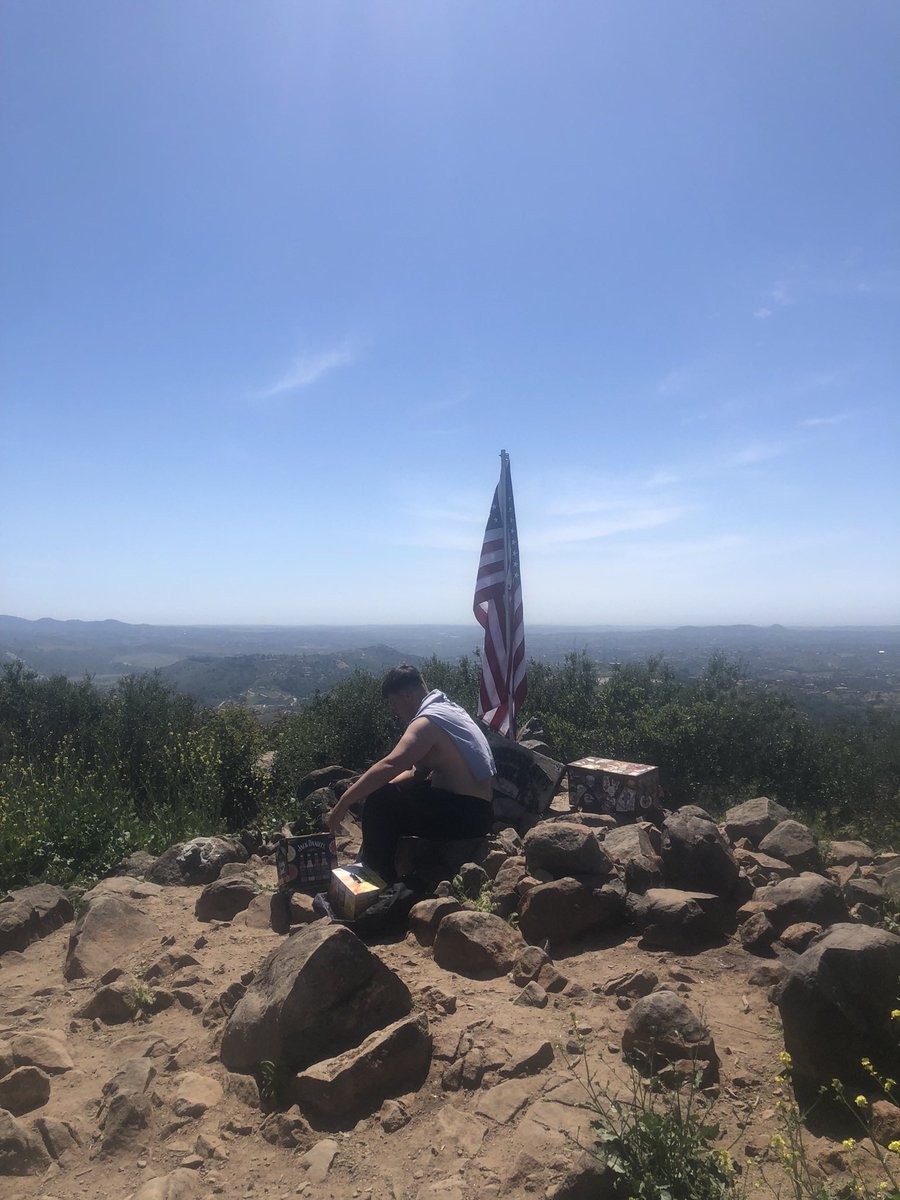 TheRealDylanDon's tweet photo. Rip JuiceWrld https://t.co/Q9U4bHTJ0p