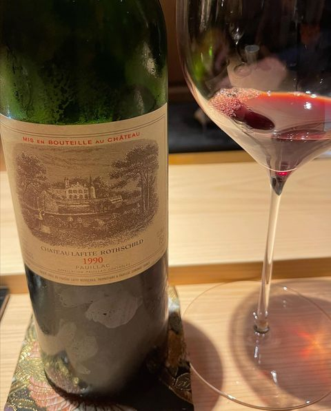 Ch Lafite 1990, one of my favorite Lafite vintages, has all the characteristics of a true blue top Pauillac: aromas of pencil shavings, tobacco, silky blackcurrant, mushroom and gravel; a firm and sustained energy on the finish 🍷.#Ch Lafite #beautiful #happy  #wine #France