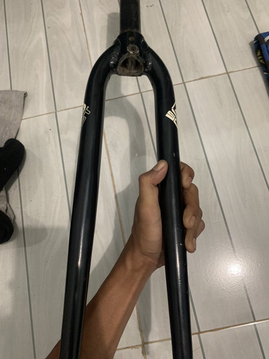 FerdiansyahFix's tweet photo. WTS
Fork soloist 71, os, alloy, steer tube belum ukur, terakhir pake 3 spacer 1cm
Rebker oke
Lokasi banjarbaru
#fnfjb #soloist71 https://t.co/rbZTdiqbYx
