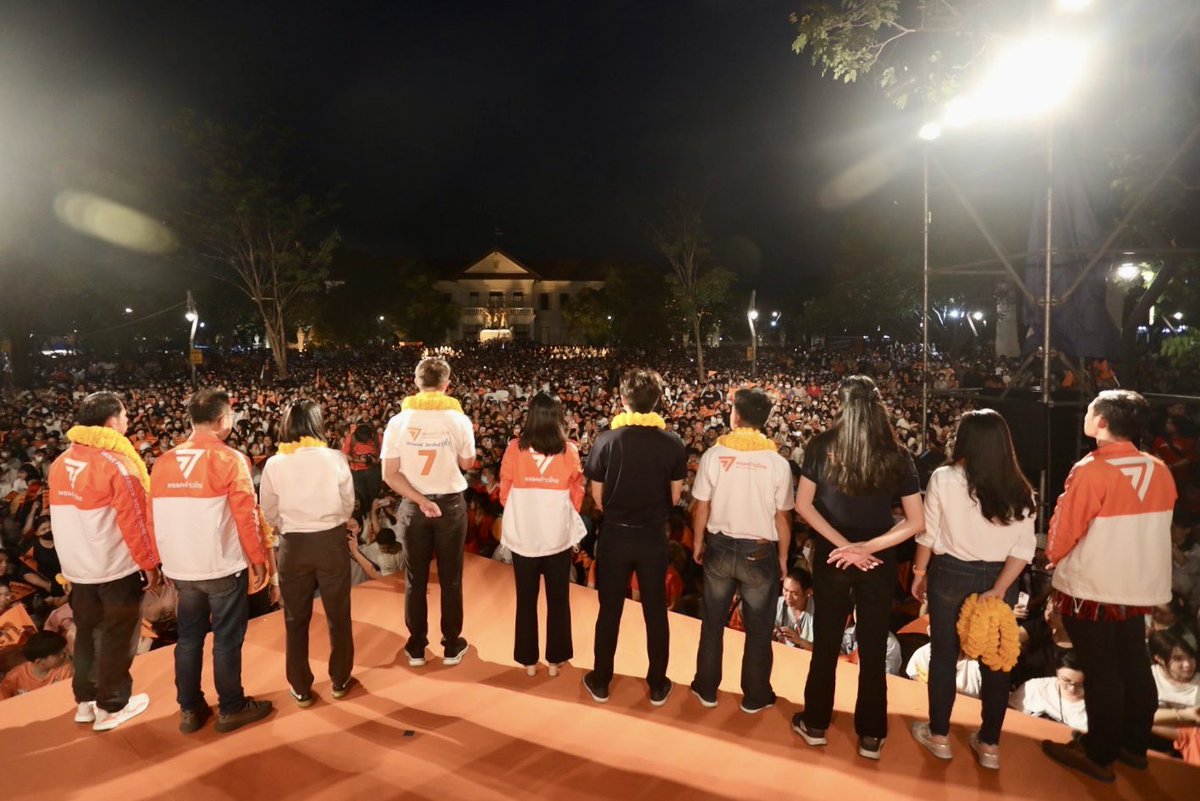 NatapholTo's tweet photo. ขอบพระคุณพ่อแม่พี่น้องผู้ทรงอำนาจสูงสุดของประเทศนี้ทุกคนครับ #เชียงใหม่ #กาก้าวไกลทั้งสองใบ

#ก๊อปณัฐพล #เชียงใหม่เขต3 #เบอร์4

ผลิตโดย นาย ณัฐพล โตวิจักษณ์ชัยกุล ที่อยู่ 249 หมู่ 11 ถนนวงแหวนรอบสาม ต.สันปูเลย อ.ดอยสะเก็ด จ.เชียงใหม่ 50220 จำนวน 1 ชิ้น ตามวันและเวลาที่ปรากฎ https://t.co/hLWglinunk